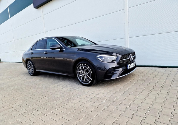 Mercedes-Benz Klasa E cena 215900 przebieg: 27000, rok produkcji 2022 z Częstochowa małe 781